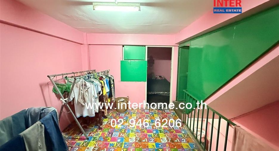 For sale 3 bedrooms retail Space in Phasi Charoen, Bangkok