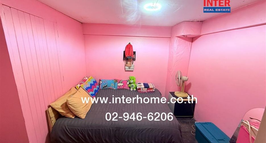 For sale 3 bedrooms retail Space in Phasi Charoen, Bangkok