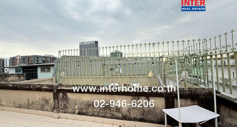 For sale 3 bedrooms retail Space in Phasi Charoen, Bangkok