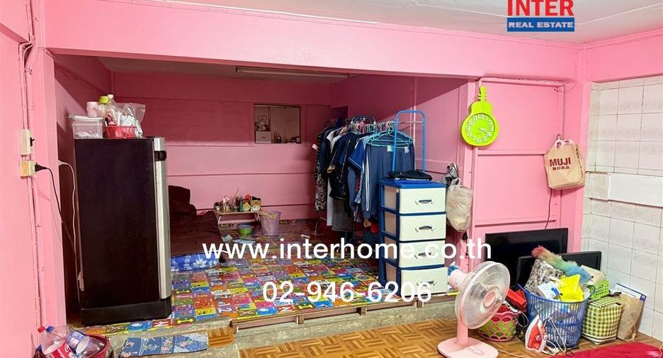 For sale 3 bedrooms retail Space in Phasi Charoen, Bangkok