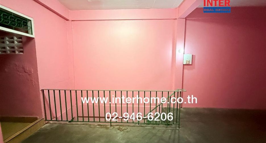 For sale 3 bedrooms retail Space in Phasi Charoen, Bangkok