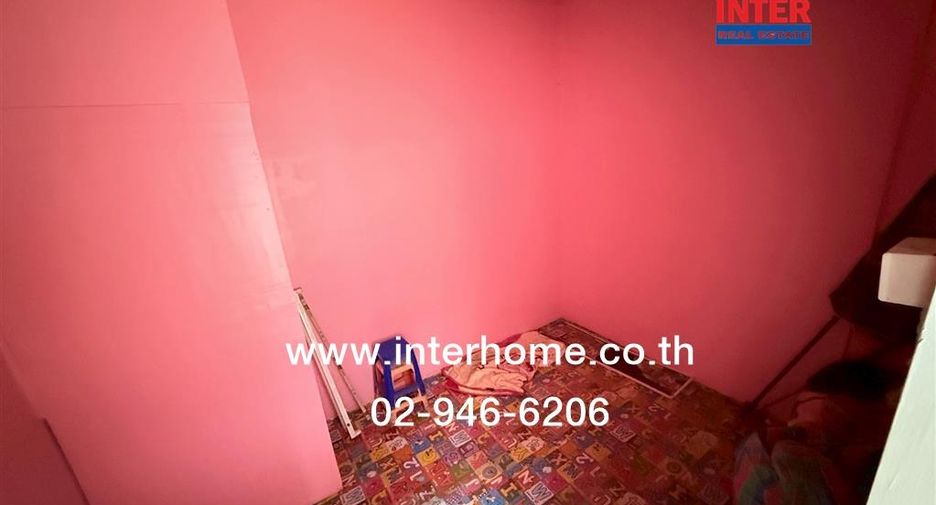 For sale 3 bedrooms retail Space in Phasi Charoen, Bangkok