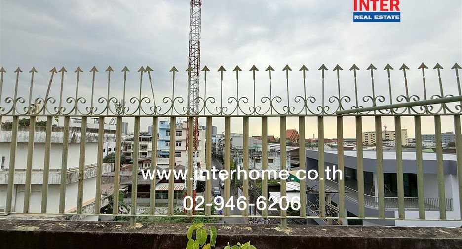 For sale 3 bedrooms retail Space in Phasi Charoen, Bangkok