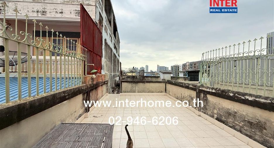 For sale 3 bedrooms retail Space in Phasi Charoen, Bangkok