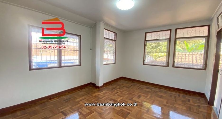 For rent 3 bedrooms house in Pak Kret, Nonthaburi