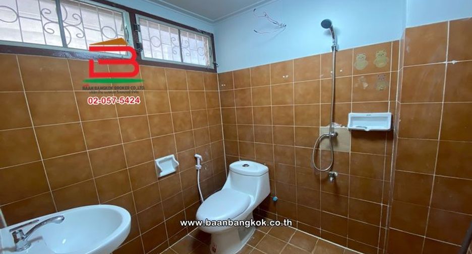 For rent 3 bedrooms house in Pak Kret, Nonthaburi