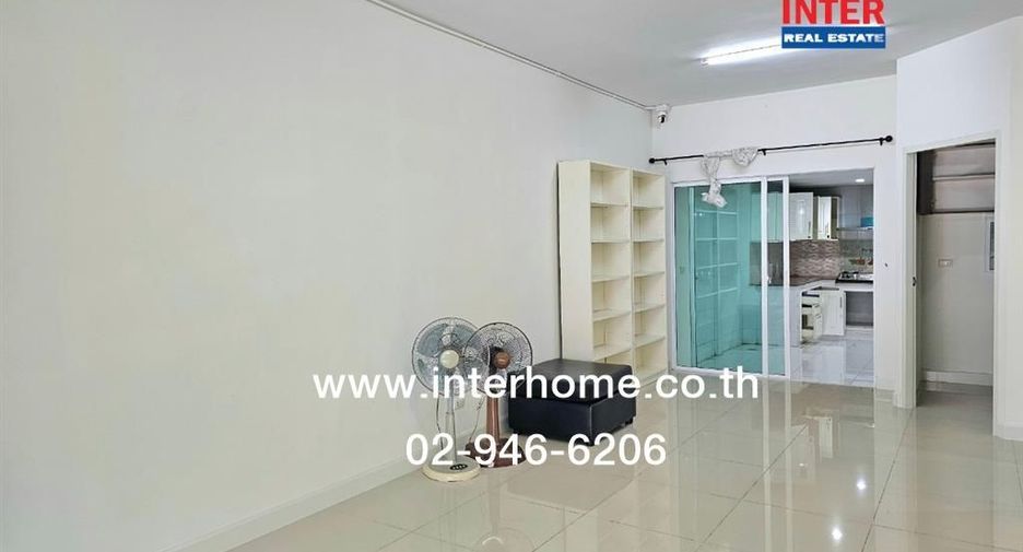 For sale 3 bedrooms townhouse in Lak Si, Bangkok