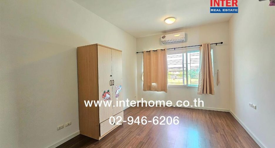 For sale 3 bedrooms townhouse in Lak Si, Bangkok