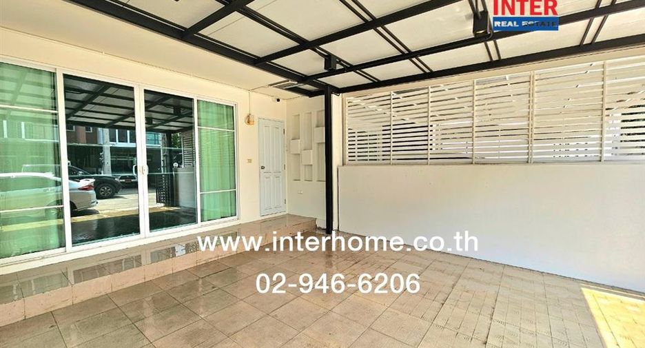 For sale 3 bedrooms townhouse in Lak Si, Bangkok
