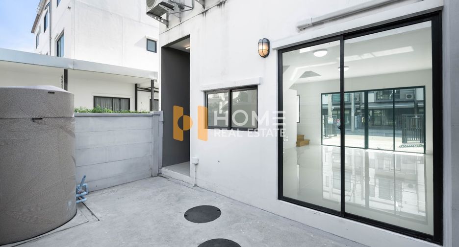 For sale 3 ベッドルーム townhouse in Bang Kruai, Nonthaburi
