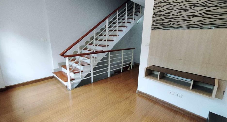 For rent 3 ベッドルーム townhouse in Chatuchak, Bangkok
