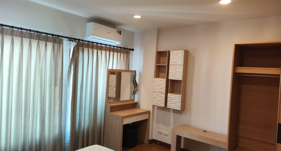 For rent 3 ベッドルーム townhouse in Chatuchak, Bangkok
