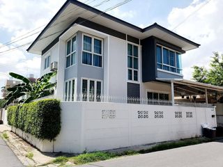 Casa en alquiler de 4 habitaciones en Saphan Sung, Bangkok