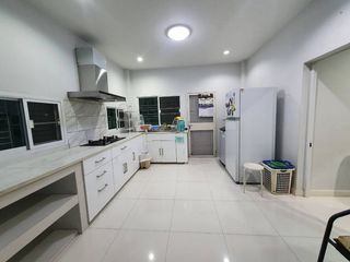 Casa en alquiler de 4 habitaciones en Saphan Sung, Bangkok