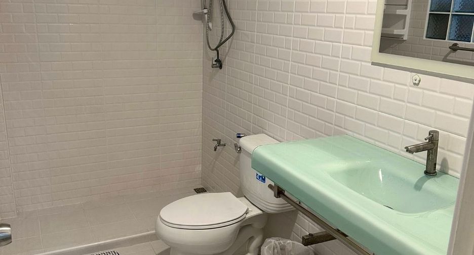 Haus zur Miete mit 3 Zimmer in Bang Kapi, Bangkok