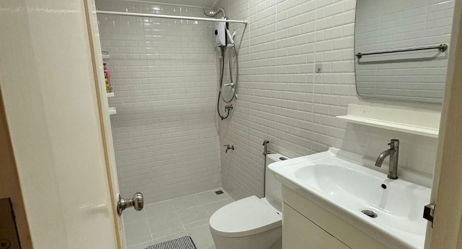 Haus zur Miete mit 3 Zimmer in Bang Kapi, Bangkok