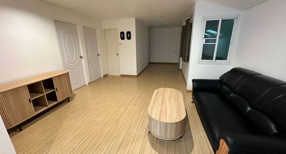 Haus zur Miete mit 3 Zimmer in Bang Kapi, Bangkok