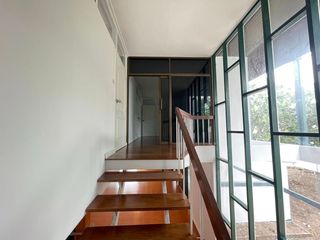 À louer 6 chambres maison à Huai Khwang, Bangkok