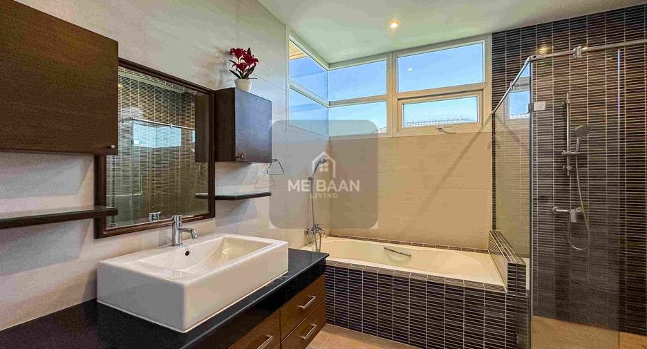For sale 4 ベッドルーム house in East Pattaya, Pattaya