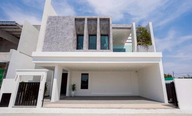 Haus zum Kauf mit 4 Zimmer in Bang Lamung, Chonburi