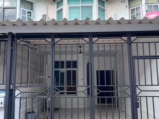 出租 3 卧室 联排别墅 在 Huai Khwang, 曼谷