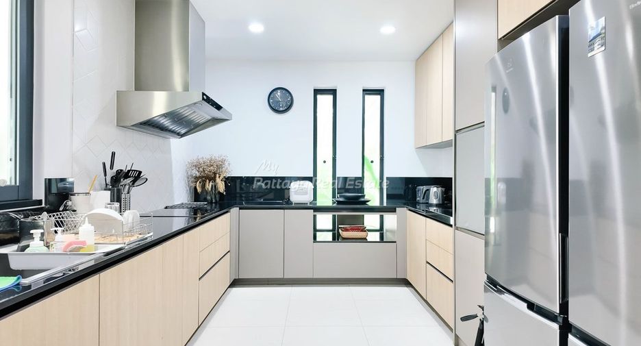 For sale 5 bedrooms villa in Sattahip, Chonburi