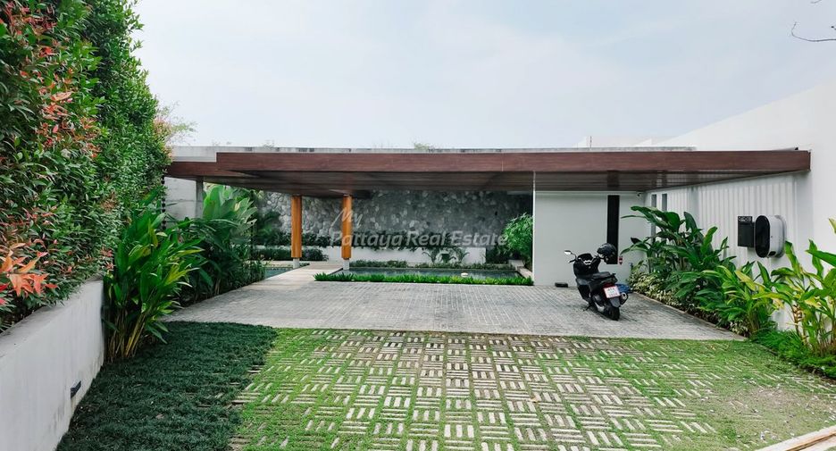 For sale 5 bedrooms villa in Sattahip, Chonburi