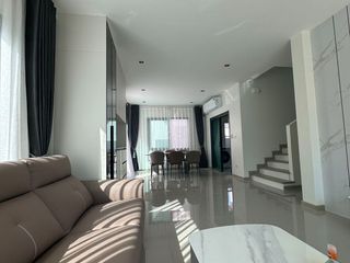 À louer 3 chambres maison à Bang Lamung, Chonburi