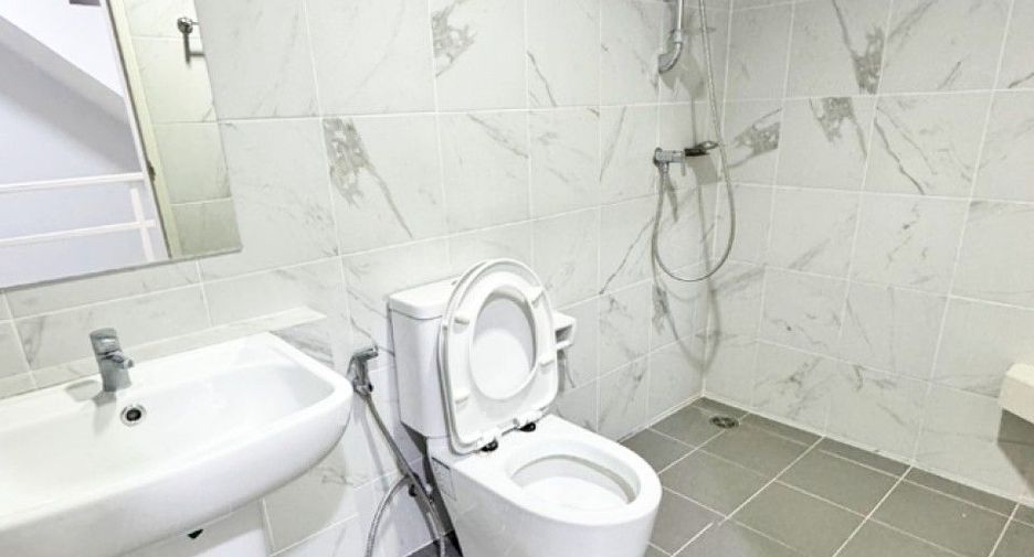 For sale 4 bedrooms retail Space in Bang Khae, Bangkok