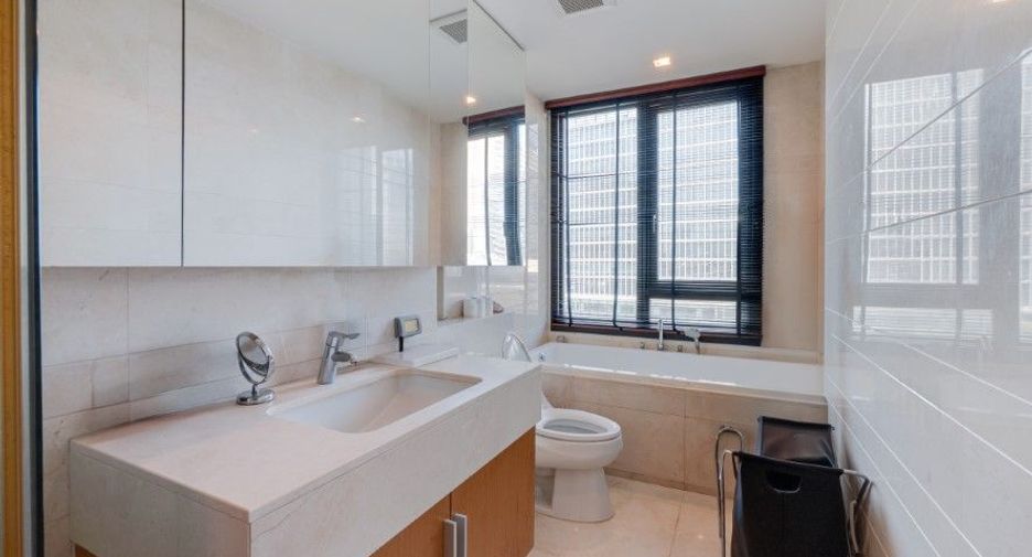 For sale 1 bed condo in Pathum Wan, Bangkok