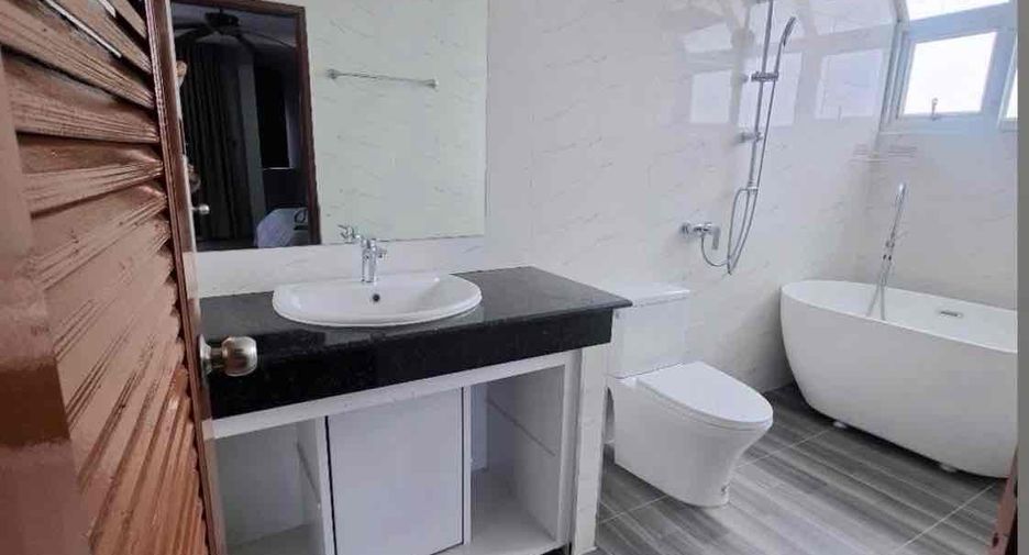For rent 3 bedrooms villa in Bang Lamung, Chonburi