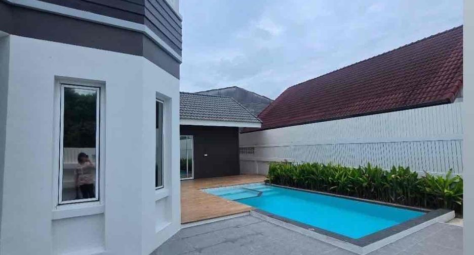 For rent 3 bedrooms villa in Bang Lamung, Chonburi