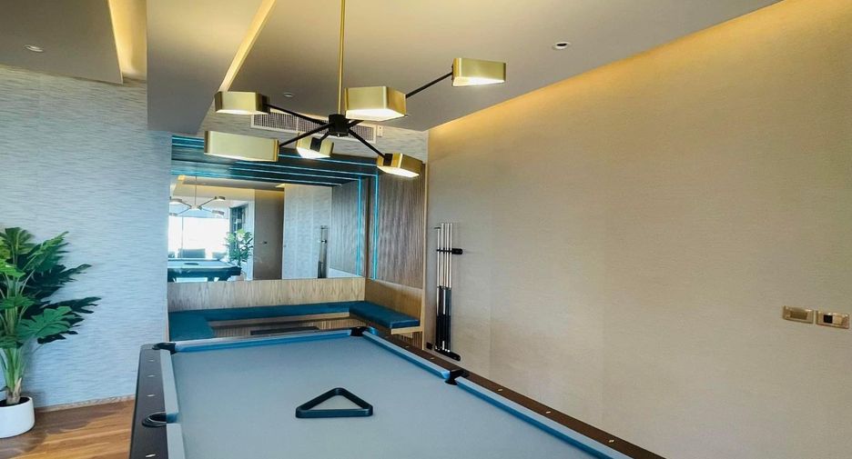 For rent and for sale 4 bedrooms condo in Watthana, Bangkok