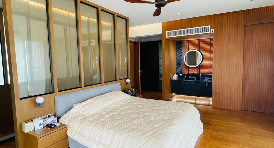 For rent and for sale 4 bedrooms condo in Watthana, Bangkok