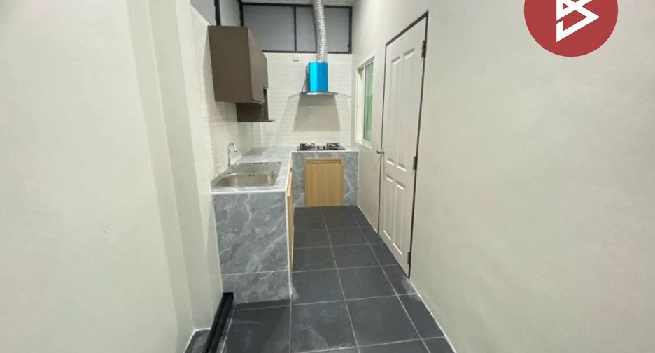 À vendre studio maison de ville à Pluak Daeng, Rayong