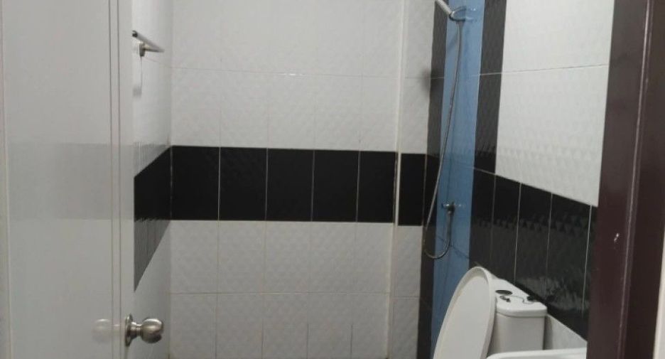 À vendre studio maison de ville à Pluak Daeng, Rayong