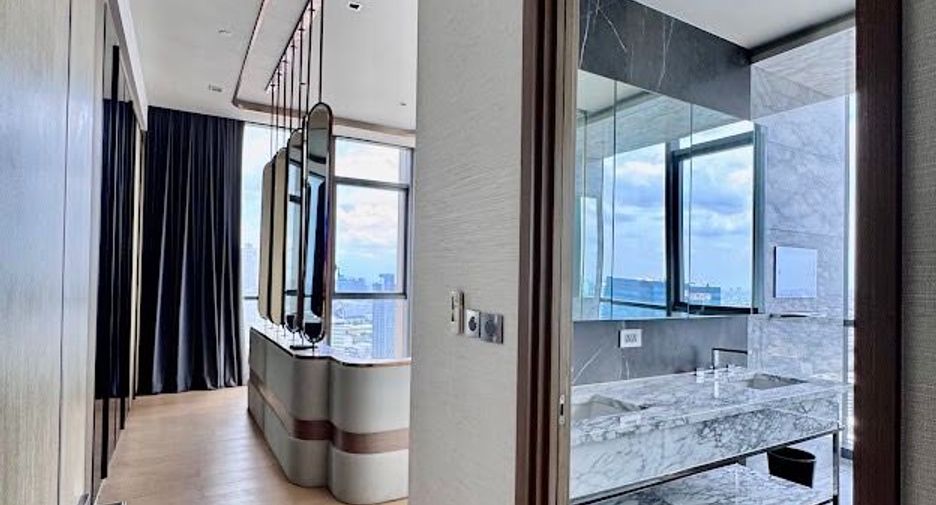 For rent and for sale 3 bedrooms condo in Watthana, Bangkok