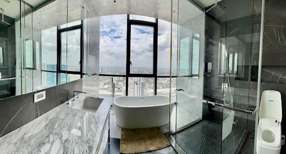 For rent and for sale 3 bedrooms condo in Watthana, Bangkok