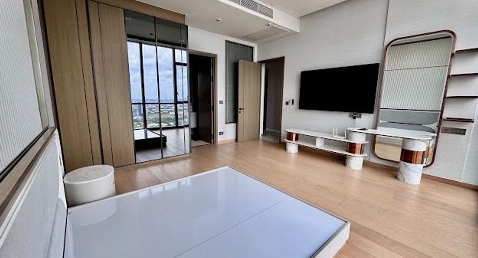 For rent and for sale 3 bedrooms condo in Watthana, Bangkok