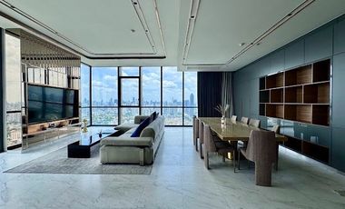 Condo en alquiler y en venta de 3 habitaciones en Watthana, Bangkok