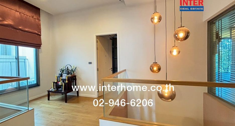 For sale 4 bedrooms house in Bang Kapi, Bangkok