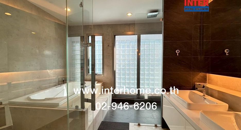 For sale 4 bedrooms house in Bang Kapi, Bangkok
