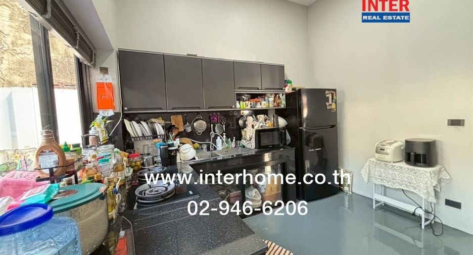 For sale 5 bedrooms house in Din Daeng, Bangkok