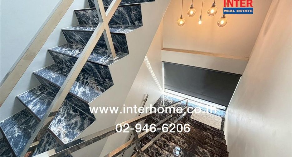 For sale 5 bedrooms house in Din Daeng, Bangkok