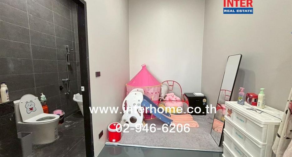 For sale 5 bedrooms house in Din Daeng, Bangkok