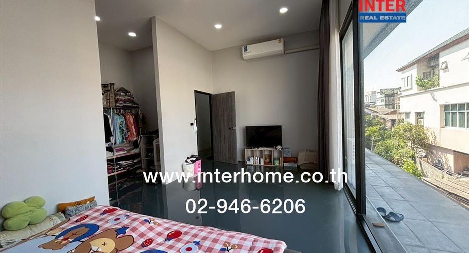 For sale 5 bedrooms house in Din Daeng, Bangkok