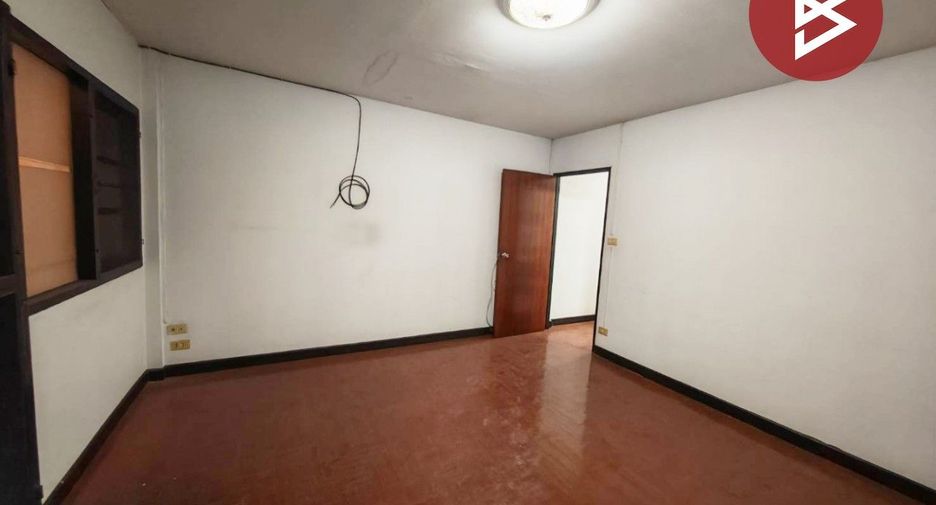 Casa adosada en venta de 3 habitaciones en Bang Khae, Bangkok