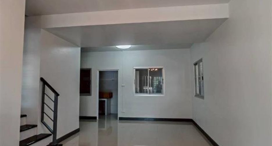 À vendre 3 chambres maison de ville à Khlong Luang, Pathum Thani