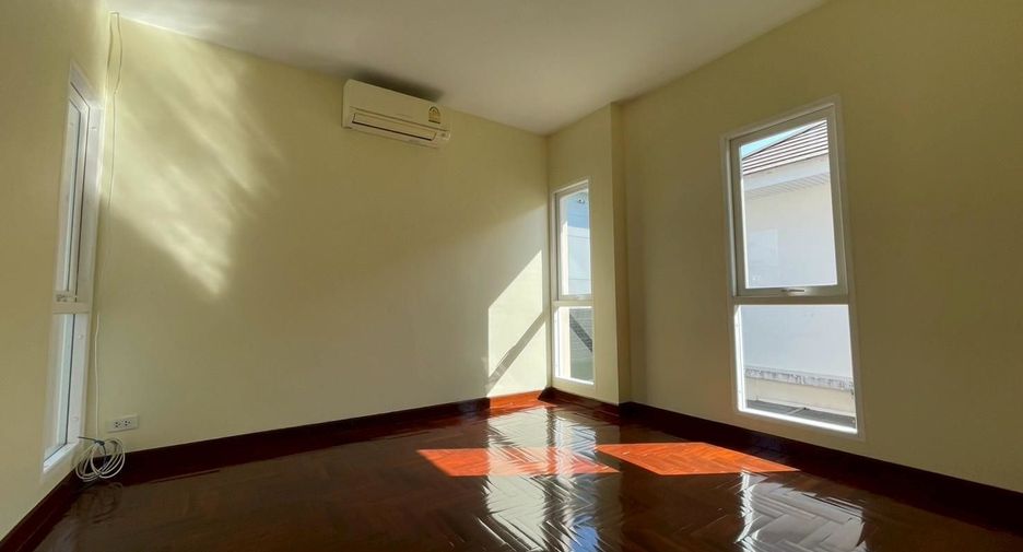 For rent and for sale 3 bedrooms house in Pak Kret, Nonthaburi
