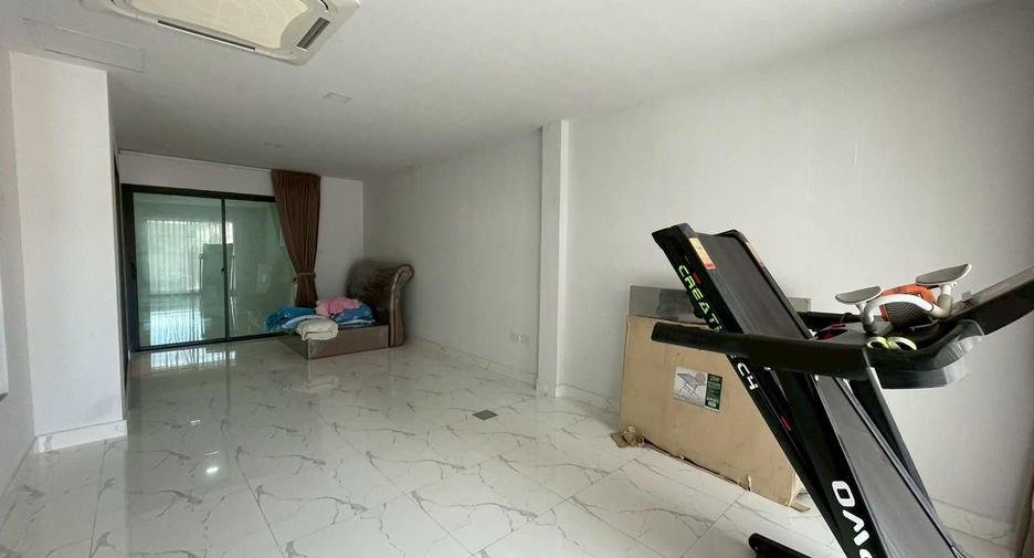 Casa en venta de 5 habitaciones en Lam Luk Ka, Pathum Thani